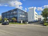 Ansicht Straße - Produktion- oder Lagerhalle mit 8 Meter Deckenhöhe im Industriegebiet Garching-Hochbrück