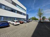 Parkplätze vor Werkstatt Ostseite - 