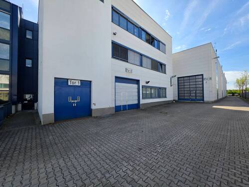 Eingang Werkstatt und Halle - 