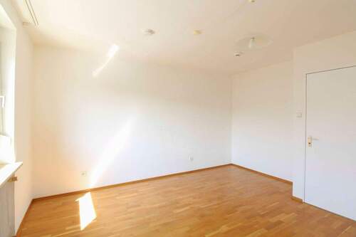 Schlafzimmer - Einfamilienhaus in Fürth zum Kaufen