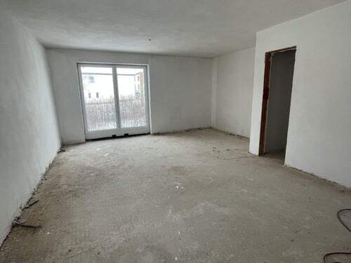 Einblicke - 8 Zimmer Doppelhaushälfte zum Kaufen in Aichen