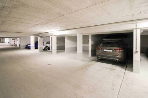 Tiefgaragenstellplatz - 