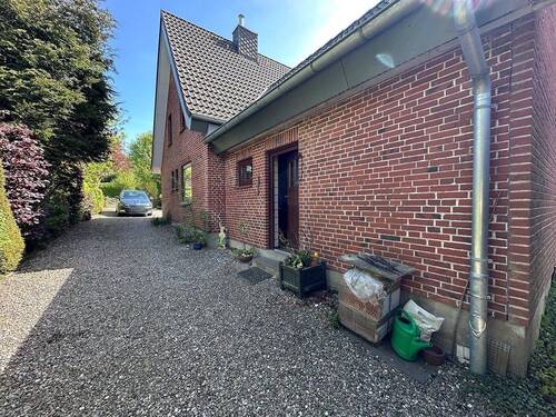 Auffahrt - 6 Zimmer Einfamilienhaus in Munkbrarup