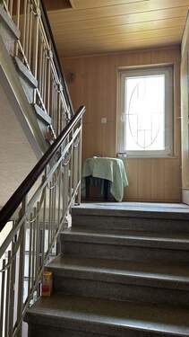 Treppenaufgang ins Dachgeschoss - 