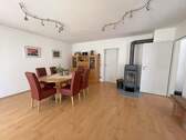 Esszimmer mit Ofen - 