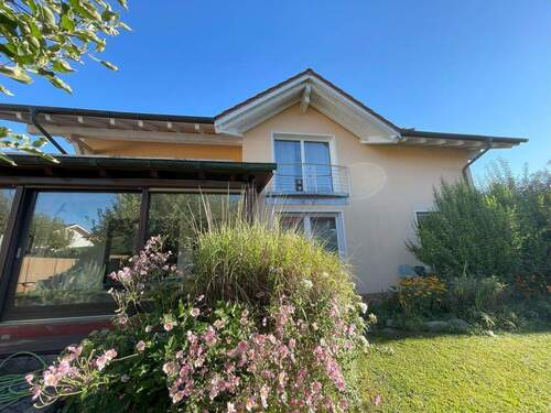 Südseite - Einfamilienhaus mit 212,00 m&sup2; in Laufen zum Kaufen