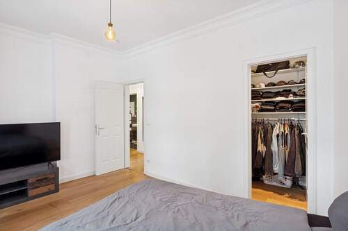 Zimmer 1 mit integrierter Ankleide - 