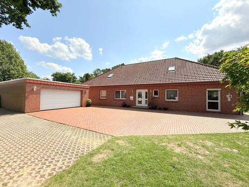 Front - 8 Zimmer Einfamilienhaus in Syke