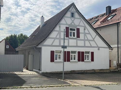 Außenansicht - Denkmalgeschütztes Juwel - Stilvoll saniertes Bauernhaus mit historischem Charme in Eggolsheim