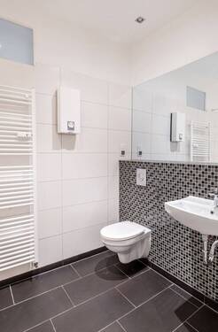 Bad mit Wanne - Etagenwohnung mit 35,00 m² in Berlin zum Kaufen