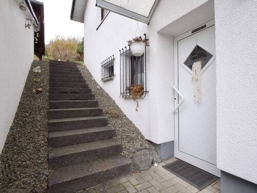 3 - 4 Zimmer Einfamilienhaus in Ruppichteroth