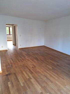 Wohnzimmer - 2 Zimmer Etagenwohnung in Starnberg