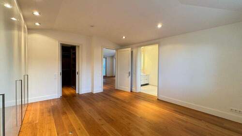 Schlafzimmer mit Ankleide - 