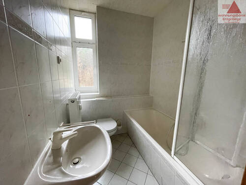 Badezimmer - Etagenwohnung mit 48,00 m&sup2; in Aue zur Miete