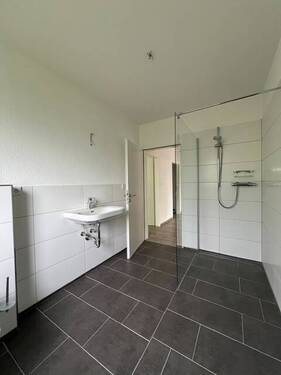 204 VM EH 2 EG rechts Bad 2 - 
