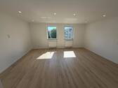 Wohnzimmer - Gemütliche 3-Zimmer Wohnung im Süden von Nürnberg - Erstbezug nach Vollsanierung