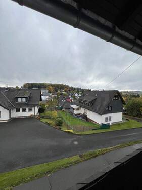 Aussicht_Loggia_1.OG_Links_WE_3 - 3 Zimmer Etagenwohnung in Gummersbach / Strombach