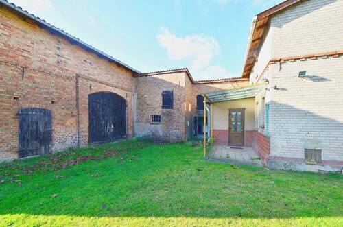 Innenhof - 7 Zimmer Einfamilienhaus zum Kaufen in Marlow / Kuhlrade