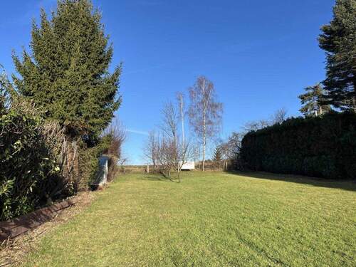 Blick auf das Grundstück - Bauträgerfreies Baugrundstück in 01328 Dresden