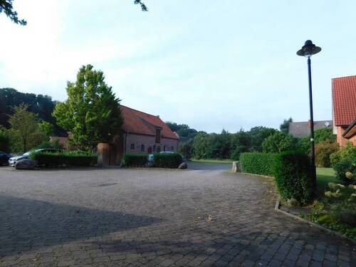 Außenansicht Achter de Beeke.webp - 2 Zimmer Etagenwohnung zur Miete in Weyhe