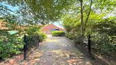 Einfahrt - 6 Zimmer Einfamilienhaus zum Kaufen in Barnstorf