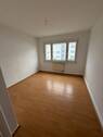 Schlafzimmer - 3-Zimmer-Wohnung mit separater Küche und Badewanne, renoviert, ab sofort