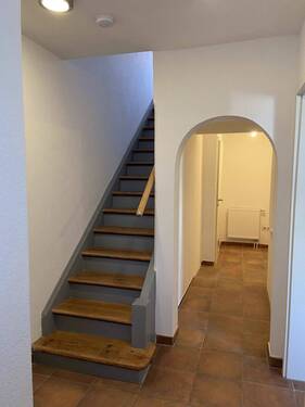 EG Flur m Treppe h - 3 Zimmer Reihenmittelhaus in Nürnberg