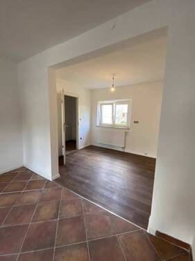 EG Blick in Wohnzimmer - 