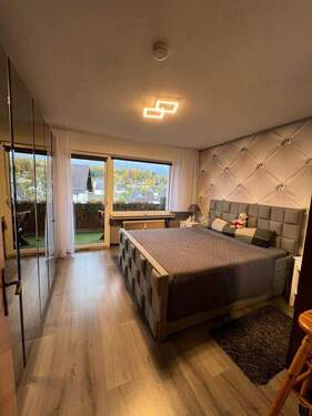 Elternschlafzimmer_EG_Links_WE_1 (2) - 