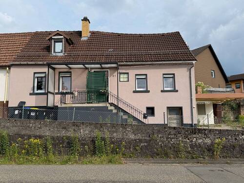 Straßenansicht - 4 Zimmer Einfamilienhaus zum Kaufen in Kaiserslautern