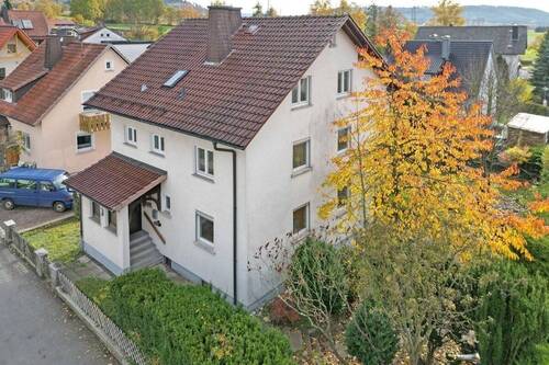 Luftbild - 7 Zimmer Einfamilienhaus zum Kaufen in Stockheim