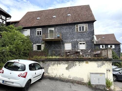 Seitenansicht mit Terrasse u.Balkon - 1 Zimmer Mehrfamilienhaus, Wohnhaus zum Kaufen in Marktzeuln