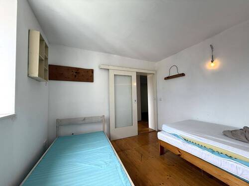 Zimmer 8. - 