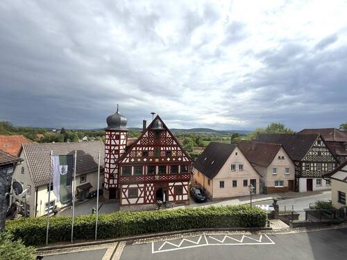Ausblick 2.OG - Mehrfamilienhaus, Wohnhaus mit 148,00 m&sup2; in Marktzeuln zum Kaufen