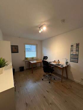 Arbeitszimmer_1.OG_Rechts_WE_4 (1) - 