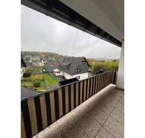 Gepflegte 3- Zimmerwohnung mit Garage und windgeschützter Süd-Loggia WE 4 - Gummersbach / Strombach