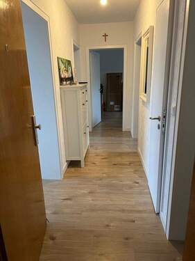 Flur_1.OG_Rechts_WE_4 (1) - 