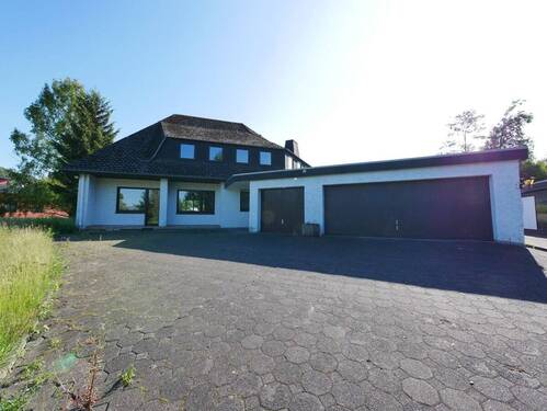 Aussenansicht - Exklusives Betriebsleiterwohnhaus mit 515 m² + 4.080 m² Grundstück