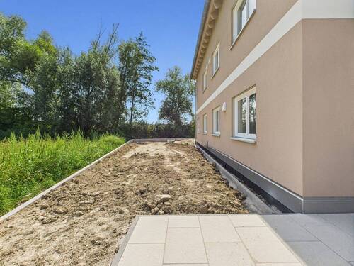 Blick in Richtung Gartenfläche - 3 Zimmer Etagenwohnung zum Kaufen in Ingolstadt