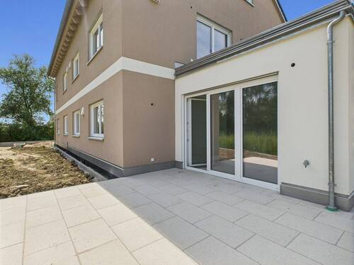 Terrasse im Detail (Markisenanschluss vorhanden) - 