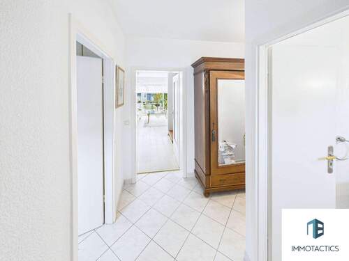 Eingangsbereich EG - 6 Zimmer Reihenmittelhaus zum Kaufen in Wiesbaden