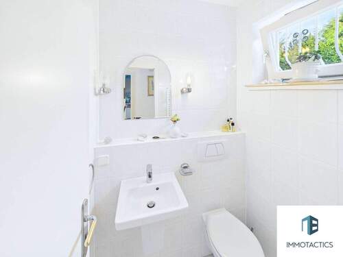 Gäste-WC EG - 6 Zimmer Reihenmittelhaus in Wiesbaden