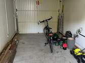 Garage mit elektr. Schwingtor - 