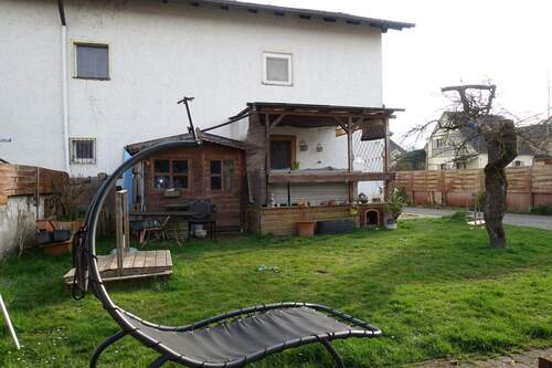 AußenA (3) - TÖGING: gepflegte DHH mit 2 Garagen, BüroGästebereich und großem Freisitz