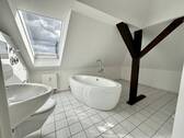freie WE 70 m² Bad Dachgeschoss - 