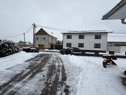 Einfahrt_1 - 4 Zimmer Einfamilienhaus zum Kaufen in Uthleben