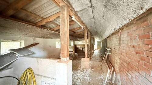 Stallung Innen Ausserhalb - 