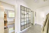 Flur zum Eingang - 