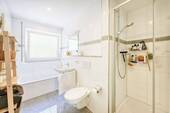 Bad mit Fenster - 