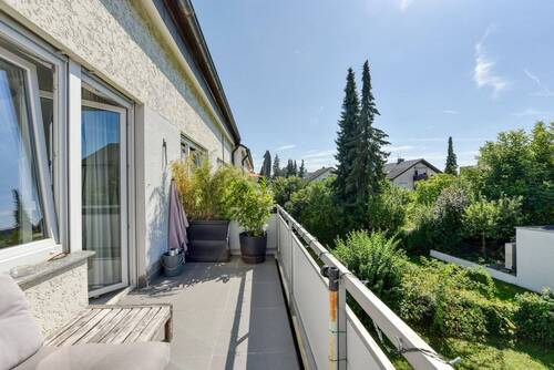 Balkon nach Osten - +++ hochwertig modernisiert - hell, sonnig, ruhig & zentrumsnah - Süd-Balkon - Einbauküche Übernahme möglich +++